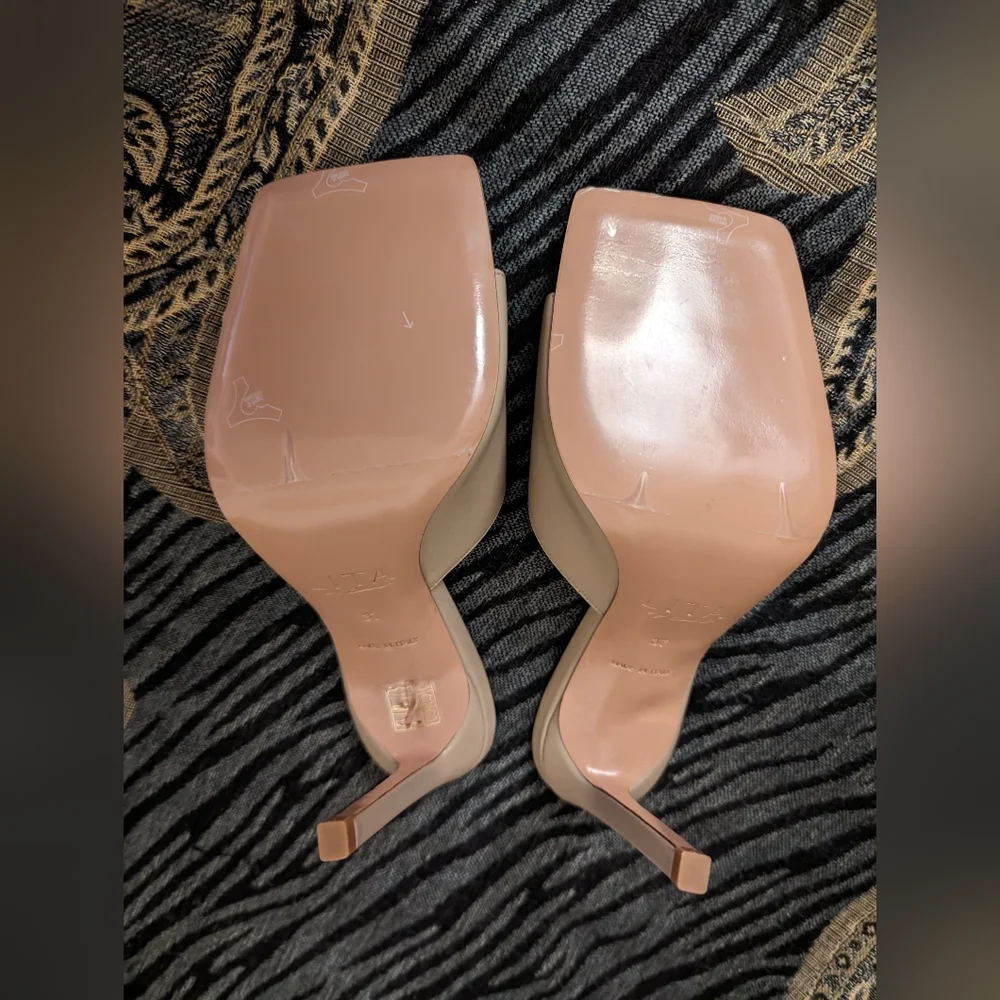 LITA by CIARA Solid Square Toe Slide  Sandal in Sand, & Black NWT - Picture 7 of 12